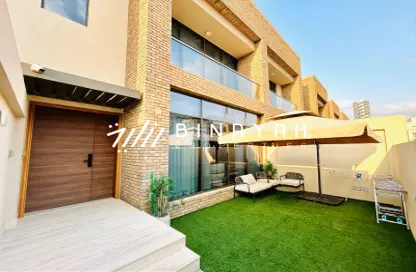 Townhouse - 4 Bedrooms - 5 Bathrooms for rent in Eleganz by Danube - Jumeirah Village Circle - Dubai