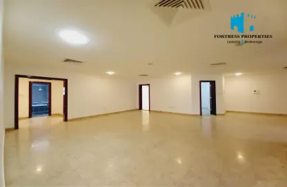 Apartment - 4 Bedrooms - 5 Bathrooms for rent in Bel Ghailam Tower - Corniche Road - Abu Dhabi