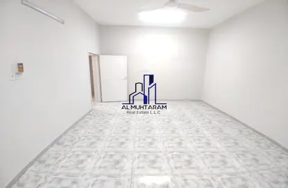 Villa - 4 Bedrooms - 2 Bathrooms for rent in Al Sabkha - Al Riqqa - Sharjah