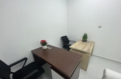 Office Space - Studio - 1 Bathroom for rent in Red Avenue - Al Garhoud - Dubai