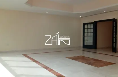 Apartment - 3 Bedrooms - 3 Bathrooms for rent in Hamdan Street - Abu Dhabi