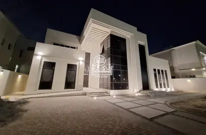 Villa - 6 Bedrooms - 6 Bathrooms for rent in Madinat Al Riyad - Abu Dhabi