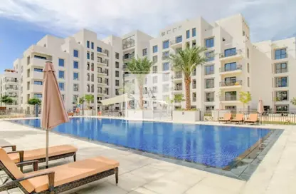Apartment - 2 Bedrooms - 2 Bathrooms for sale in Zahra Breeze Apartments 4A - Zahra Breeze Apartments - Town Square - Dubai