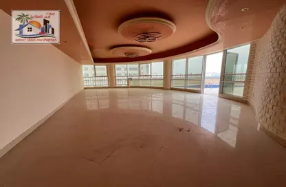 Penthouse - 4 Bedrooms - 6 Bathrooms for rent in Ameer Bu Khamseen Tower - Al Majaz 3 - Al Majaz - Sharjah