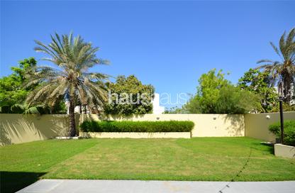 Villa - 5 Bedrooms - 5 Bathrooms for rent in Meadows 9 - Meadows - Dubai