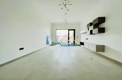 Apartment - 3 Bedrooms - 5 Bathrooms for rent in Oud Metha - Bur Dubai - Dubai