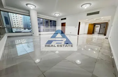 Apartment - 3 Bedrooms - 4 Bathrooms for rent in 3 Sails Tower - Corniche Road - Abu Dhabi