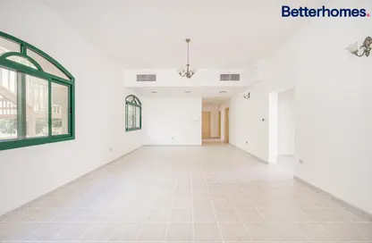 Villa - 3 Bedrooms - 3 Bathrooms for rent in Umm Suqeim 2 - Umm Suqeim - Dubai