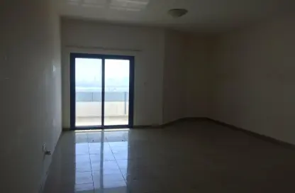 Apartment - 1 Bedroom - 2 Bathrooms for rent in Corniche Tower - Ajman Corniche Road - Ajman