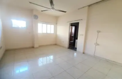 Apartment - 1 Bathroom for rent in Fire Station Road - Muwaileh - Sharjah