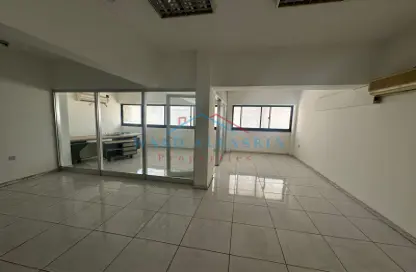 Shop - Studio - 1 Bathroom for rent in Hor Al Anz - Deira - Dubai