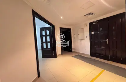 Apartment - 3 Bedrooms - 5 Bathrooms for rent in Shabiya 9 - Shabiya - Mussafah - Abu Dhabi