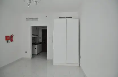 Apartment - 1 Bathroom for rent in Bnh Twin Tower - Al Furjan - Dubai