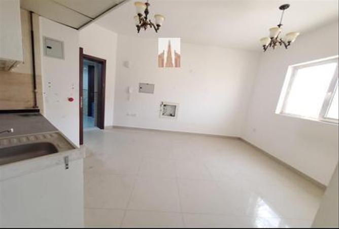 Apartment - 1 Bathroom for rent in SG Muwaileh Building - Muwaileh - Sharjah