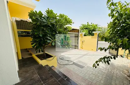 Villa - 5 Bedrooms - 6 Bathrooms for rent in Jumeirah 3 Villas - Jumeirah 3 - Jumeirah - Dubai