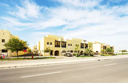 Villa - 2 Bedrooms - 4 Bathrooms for sale in Zone 7 - Hydra Village - Abu Dhabi