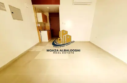 Apartment - 1 Bathroom for rent in Muwaileh Commercial - Sharjah