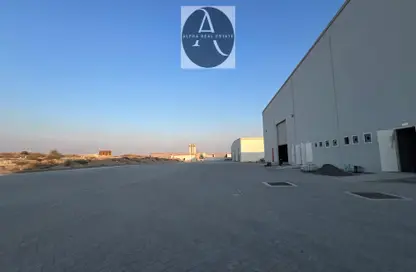 Warehouse - Studio - 1 Bathroom for rent in Al Sajaa - Sharjah