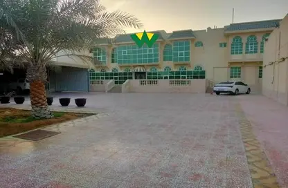 Villa for rent in Baniyas East - Baniyas - Abu Dhabi