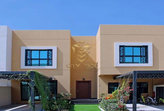 Townhouse - 4 Bedrooms - 6 Bathrooms for sale in Sharjah Sustainable City - Sharjah