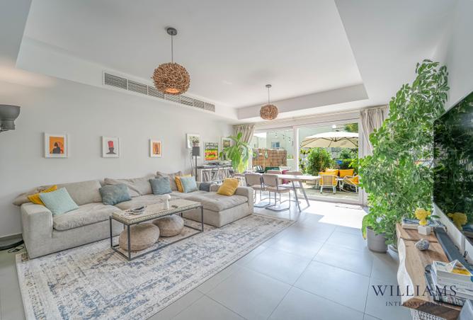 Villa - 3 Bedrooms - 4 Bathrooms for sale in Springs 11 - The Springs - Dubai