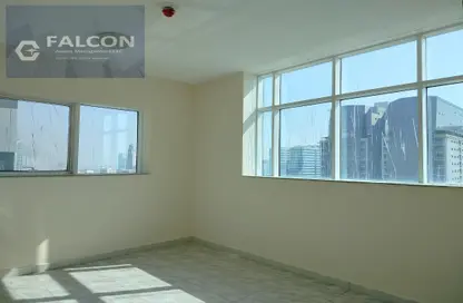 Apartment - 3 Bedrooms - 3 Bathrooms for rent in New Al Taawun Road - Al Taawun - Sharjah