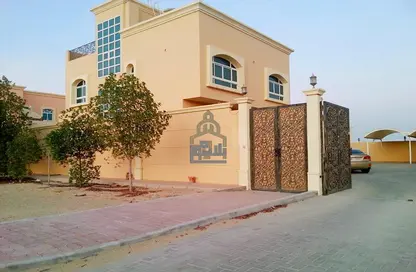 Villa - 4 Bedrooms - 5 Bathrooms for sale in Mohamed Bin Zayed Centre - Mohamed Bin Zayed City - Abu Dhabi