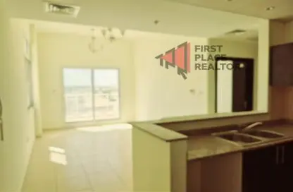 Apartment - 1 Bedroom - 2 Bathrooms for rent in Farah Tower 1 - Queue Point - Dubai Land - Dubai