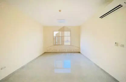 Apartment - 2 Bedrooms - 3 Bathrooms for rent in Al Niyadat - Al Ain