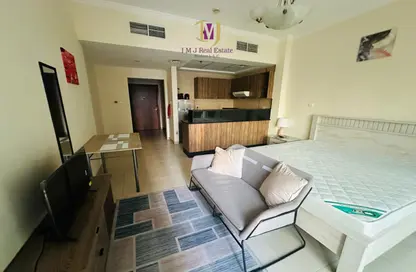 Apartment - 1 Bathroom for rent in Burj Al Nujoom - Downtown Dubai - Dubai