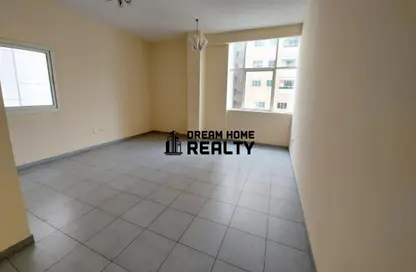 Apartment - 3 Bedrooms - 4 Bathrooms for rent in New Al Taawun Road - Al Taawun - Sharjah