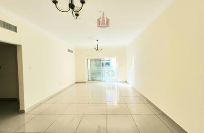 Apartment - 3 Bedrooms - 3 Bathrooms for rent in Muwaileh Commercial - Sharjah