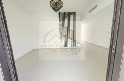 Villa - 2 Bedrooms - 4 Bathrooms for rent in Nasma Residence - Al Tai - Sharjah