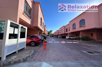 Villa - 4 Bedrooms - 5 Bathrooms for rent in Al Nahyan - Abu Dhabi