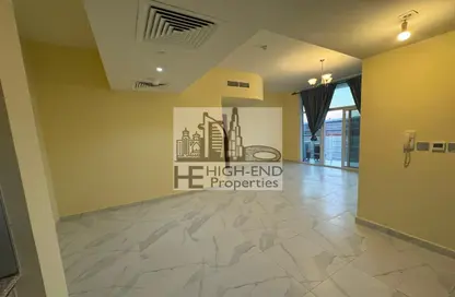 Apartment - 1 Bedroom - 2 Bathrooms for rent in Millennium Binghatti Residences - Business Bay - Dubai