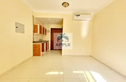 Apartment - 1 Bathroom for rent in Muwailih Building - Muwaileh - Sharjah