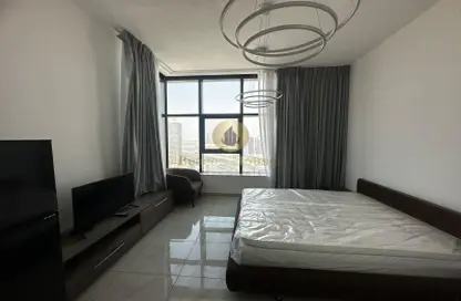 Apartment - 1 Bathroom for rent in The Square Tower - Jumeirah Village Circle - Dubai