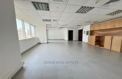 Office Space - Studio - 1 Bathroom for rent in Blue Tower - Sheikh Zayed Road - Dubai