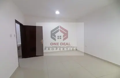 Villa - 2 Bedrooms - 2 Bathrooms for rent in Al Markhaniya - Al Ain