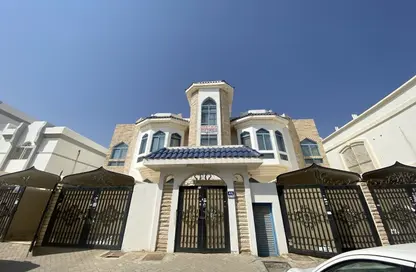 Whole Building - Studio - 6 Bathrooms for rent in Hai Al Qalaa - Al Jaheli - Al Ain