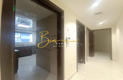 شقة - غرفة نوم - 2 حمامات للايجار في برج العين - شارع حمدان - أبوظبي