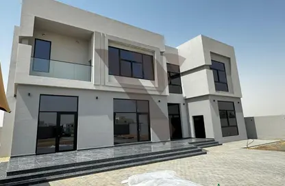 Villa - 5 Bedrooms - 5 Bathrooms for rent in Um Nahad Third - Dubai Land - Dubai
