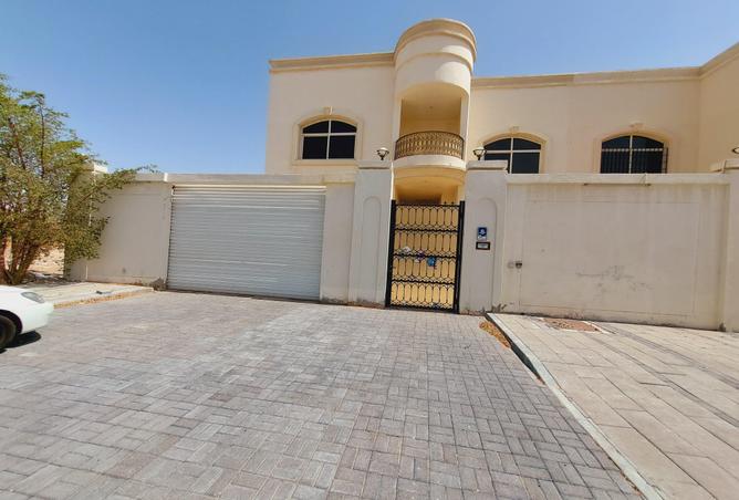 Villa for Rent in Mohamed Bin Zayed City: Classic 4 Master Bedrooms ...