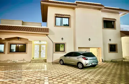 Apartment - 1 Bathroom for rent in Al Mushrif Villas - Al Mushrif - Abu Dhabi