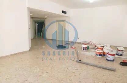 Apartment - 3 Bedrooms - 4 Bathrooms for rent in Tourist Club Area - Abu Dhabi