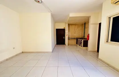 Apartment - 1 Bathroom for rent in Fire Station Road - Muwaileh - Sharjah