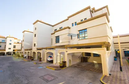 Villa - 4 Bedrooms - 5 Bathrooms for rent in Al Maqtaa village - Al Maqtaa - Abu Dhabi