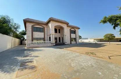 Villa - 6 Bedrooms for rent in Al Jurainah - Sharjah