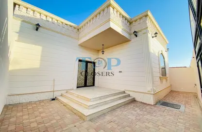 Villa - 2 Bedrooms - 2 Bathrooms for rent in Al Bateen - Al Ain