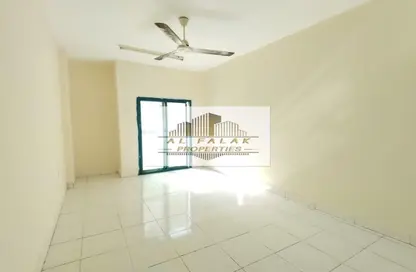 Apartment - 2 Bedrooms - 1 Bathroom for rent in New Al Taawun Road - Al Taawun - Sharjah